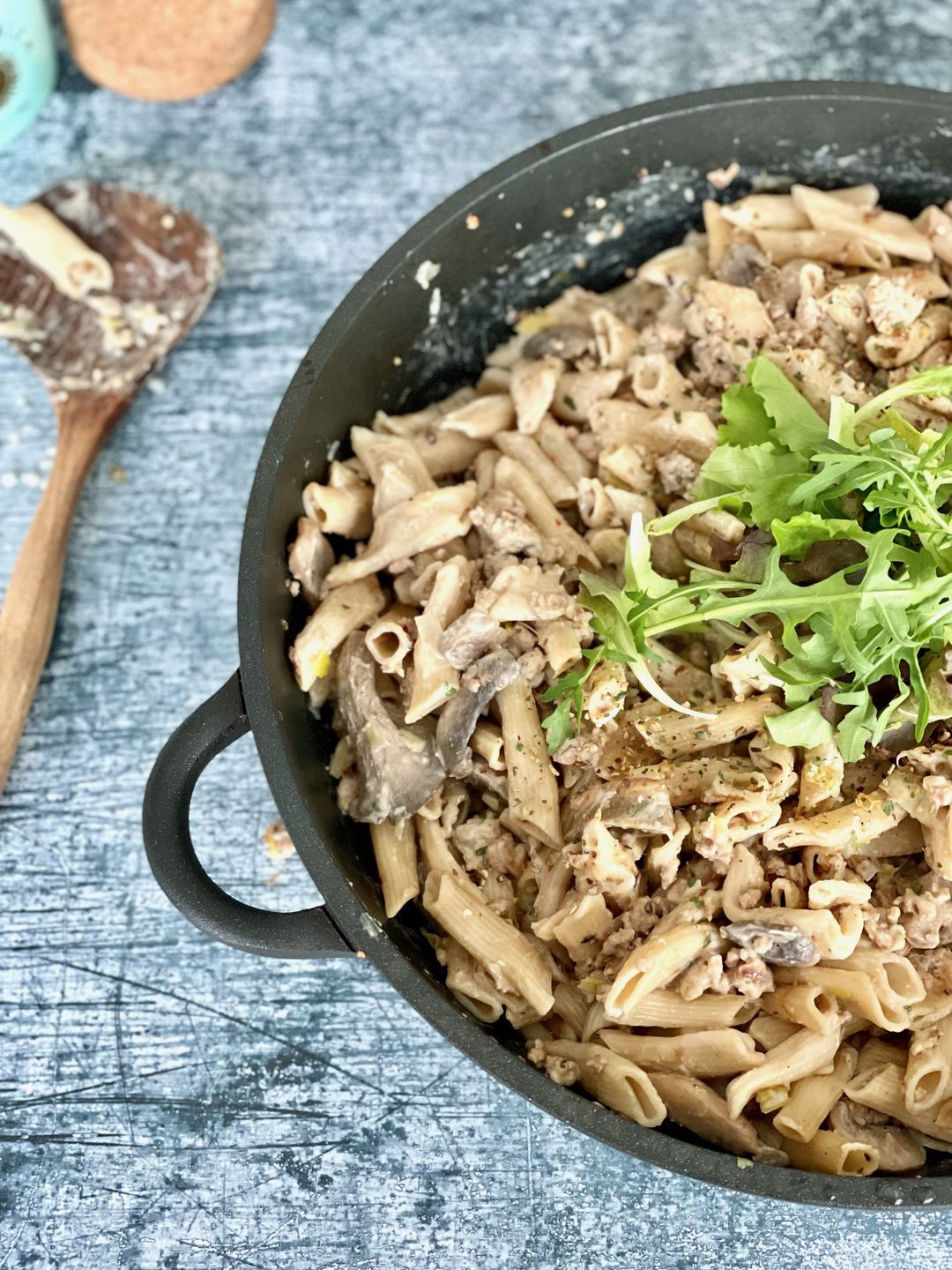 One pot pasta with mushrooms, minced meat and leek