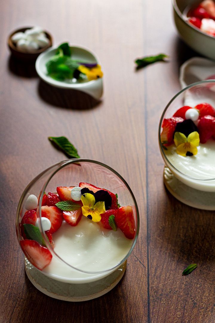 Yogurt mousse with strawberries and elderflower