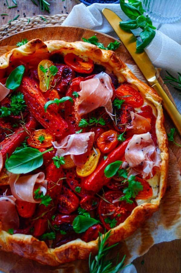 Tomato pie with goat cheese