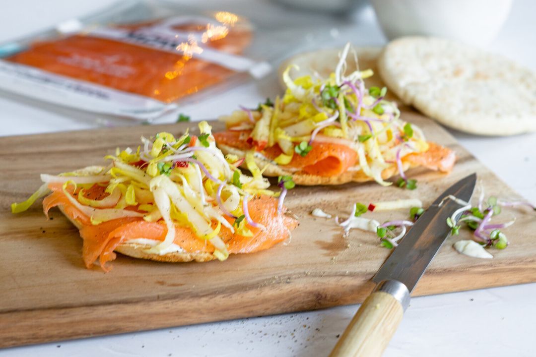 Pita toast with smoked salmon