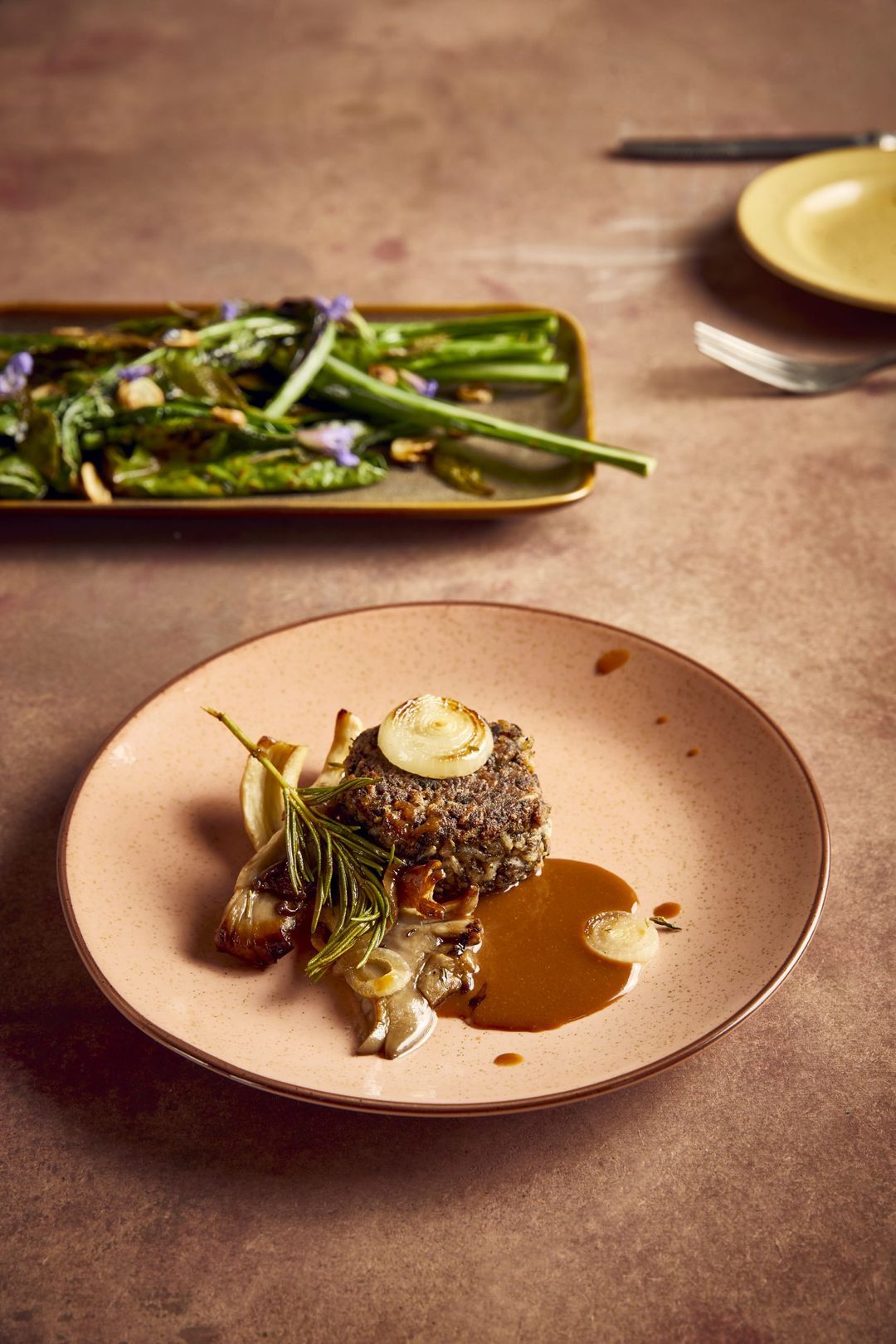 Rouleau of mushrooms and seaweed