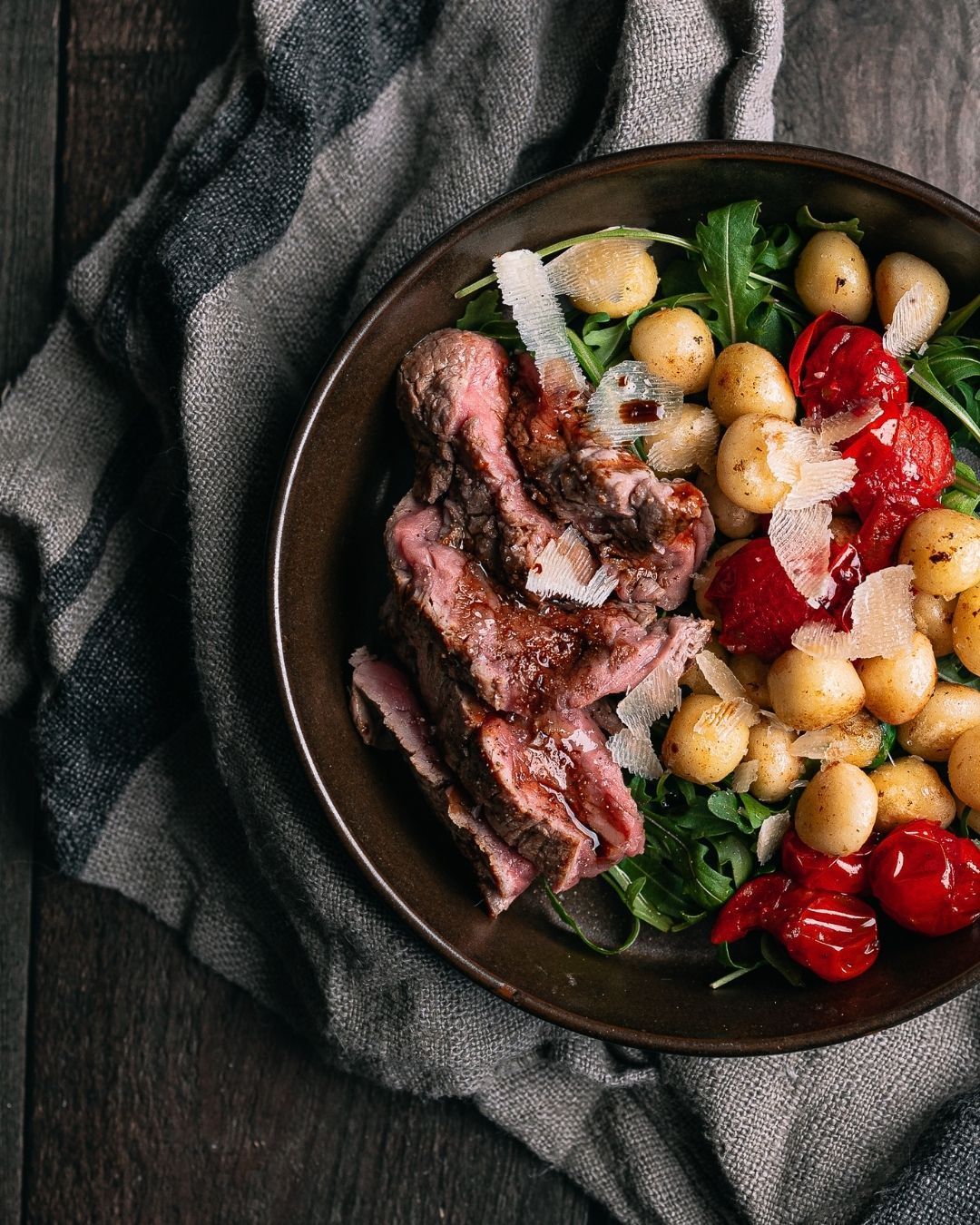 Quick & simple: Gnocchi with steak & roasted cherry tomatoes 💚🤍❤️