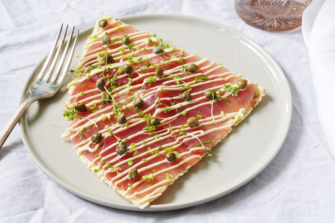 Tuna pizza appetizer