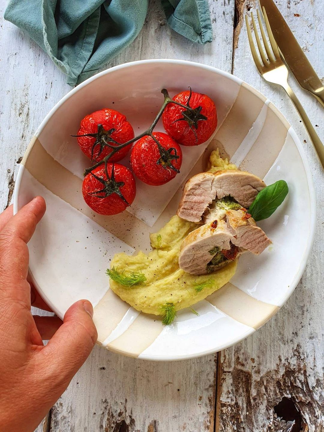 Stuffed pork fillet with fennel puree