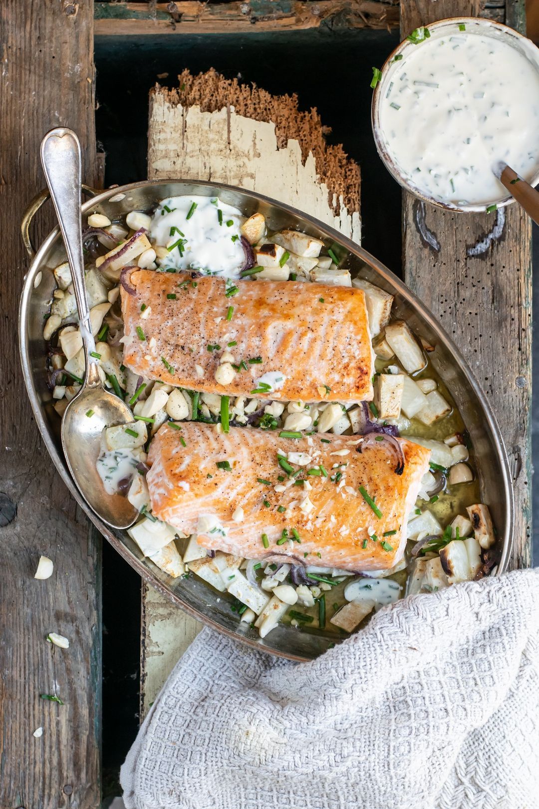 Salmon from the oven with fresh dressing