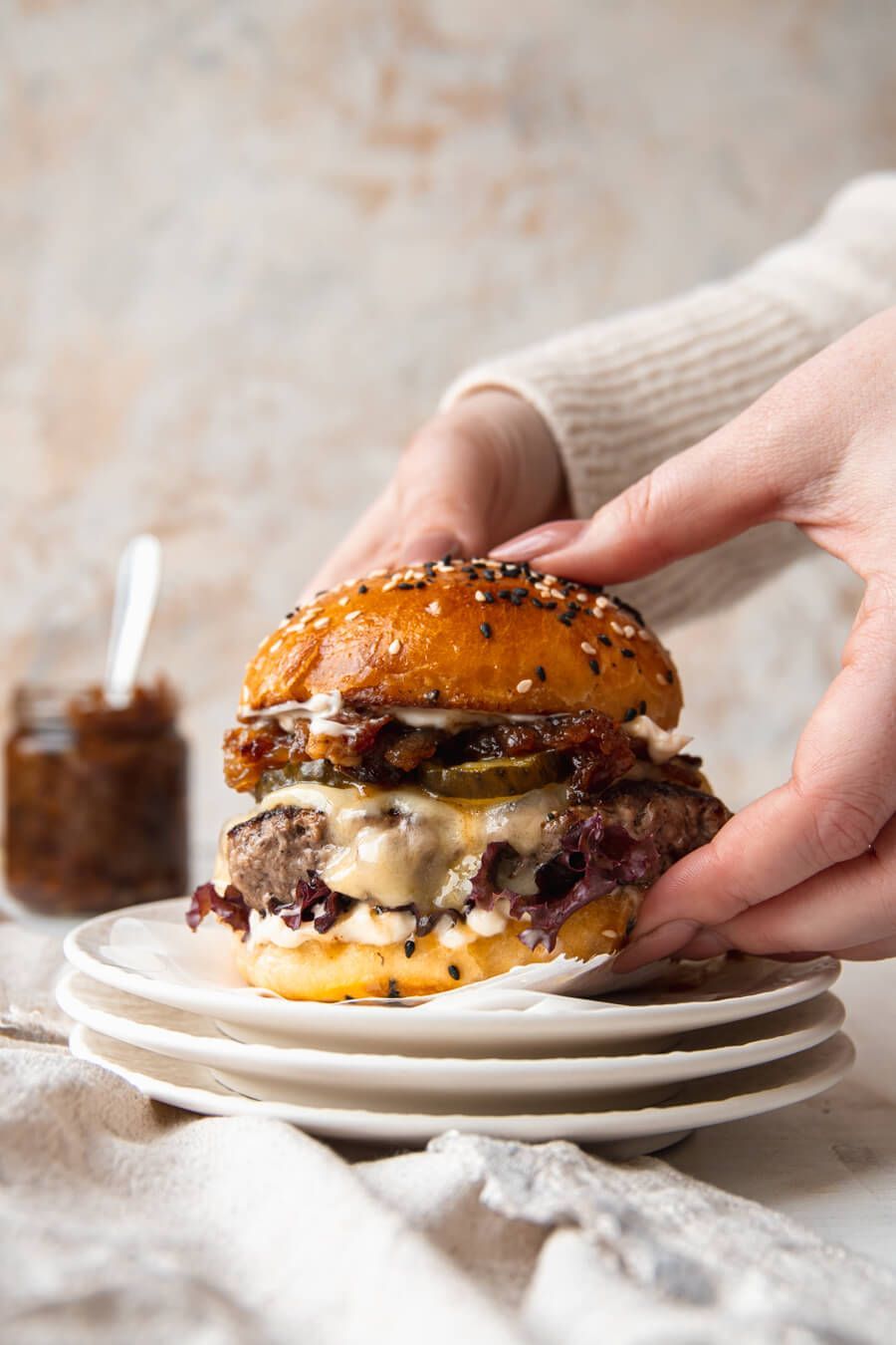 Cheeseburger with bacon onion jam