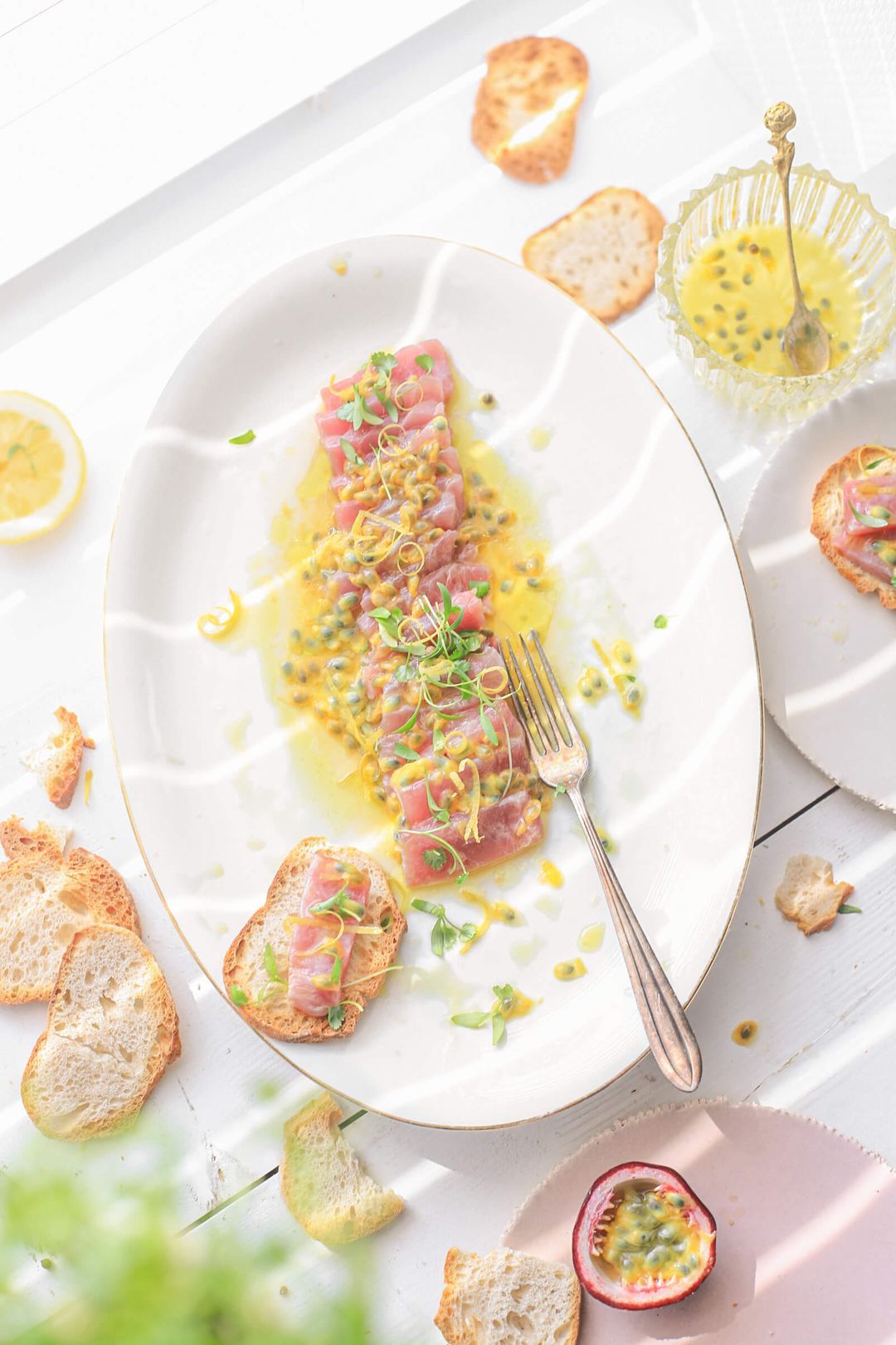 Tuna ceviche with passion fruit and lemon