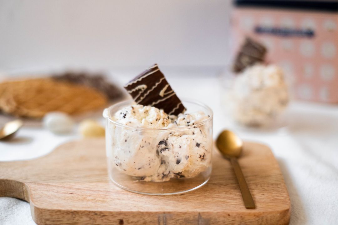 Stracciatella ice cream (without ice cream maker)