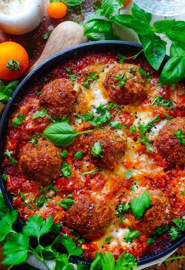 Pasta casserole with meatballs