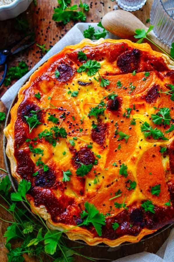 Quiche with pumpkin, chorizo and halloumi