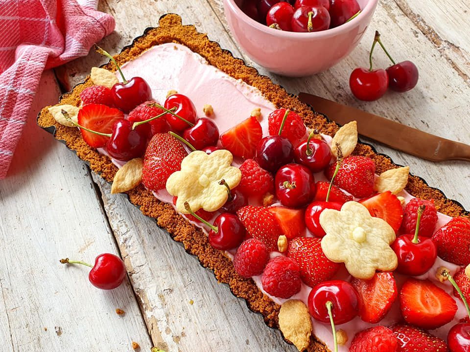 Cheesecake with raspberries