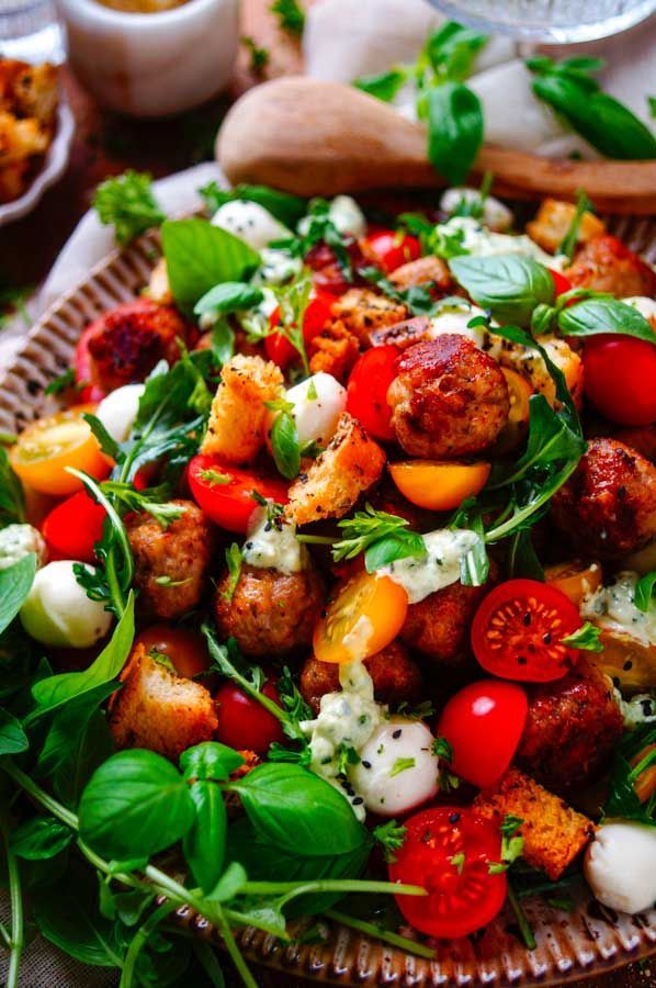 Panzanella salad with meatballs