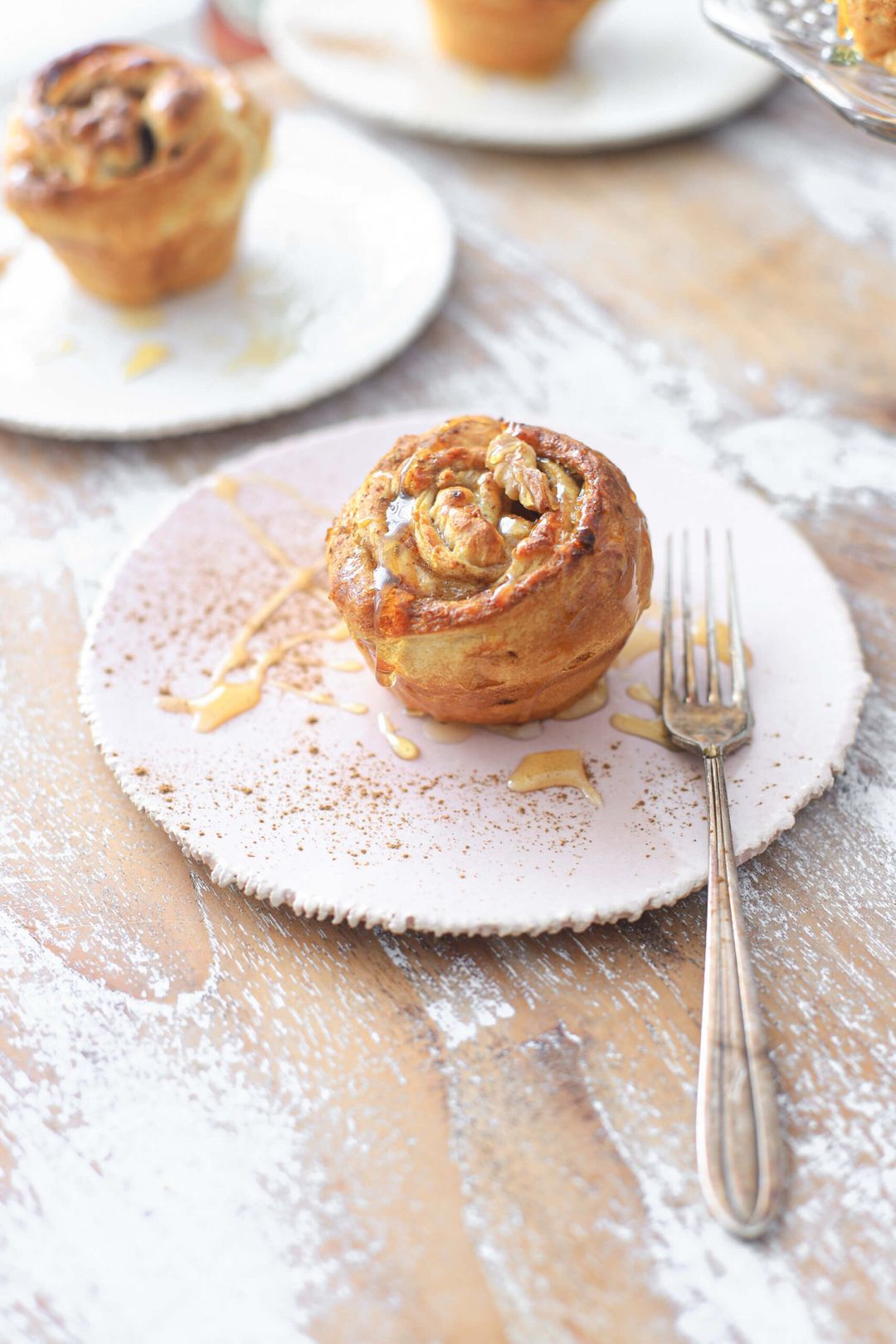 Cinnamon rolls with bacon, walnuts and port syrup