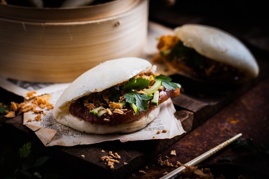 Bao buns with sweet and sour lacquered bacon on the bbq - bbq bastard