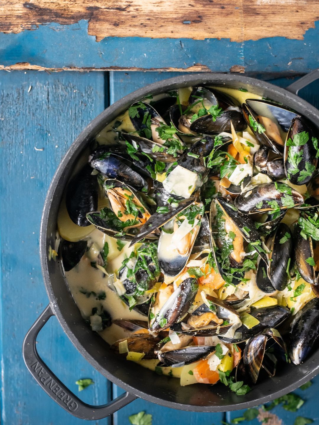 Waterzooi with mussels, leek, carrot, white wine and parsley