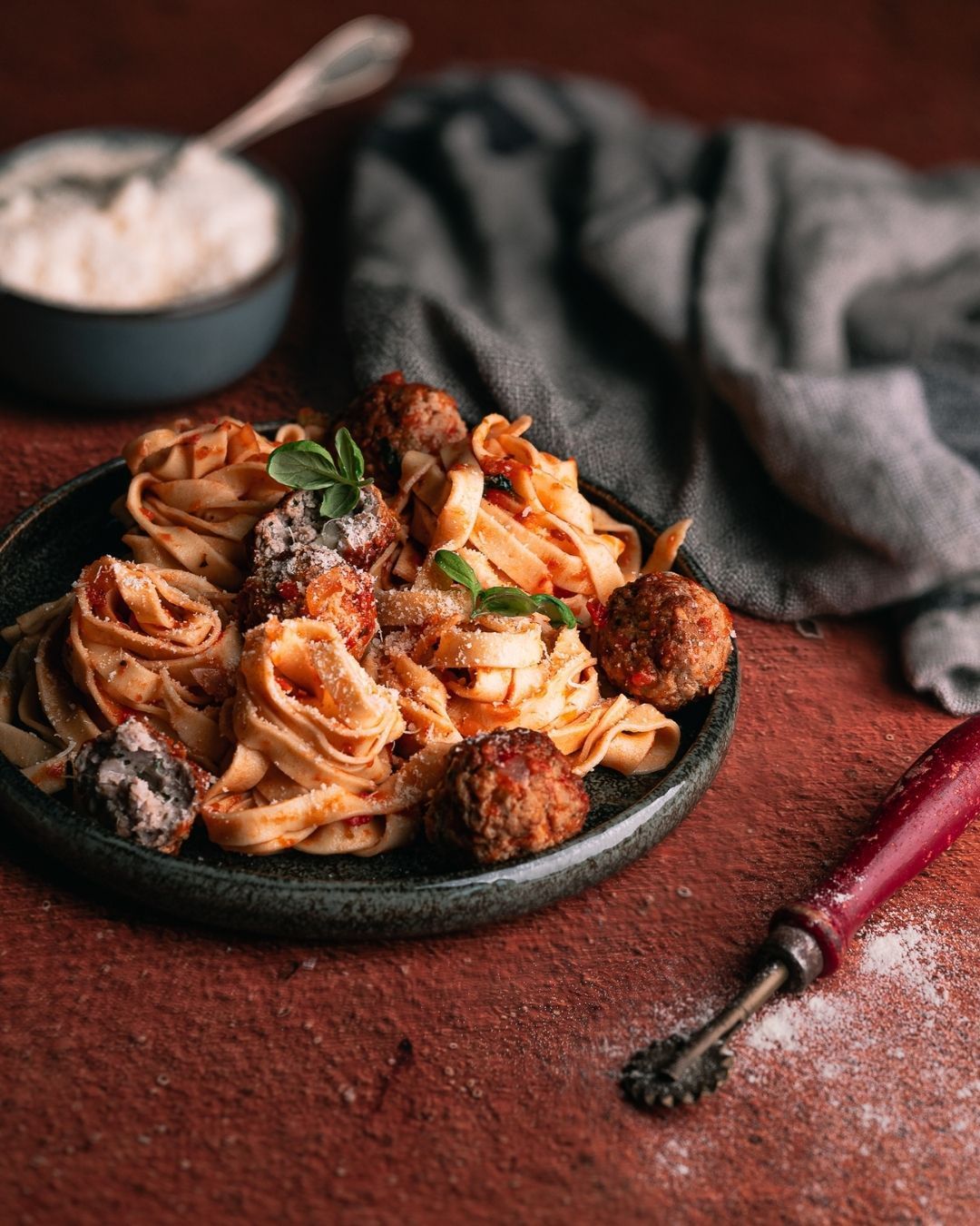 Oldschool classic: tagliatelle with stuffed meatballs 💚🤍❤️