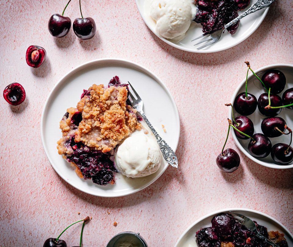 Cherry crumble