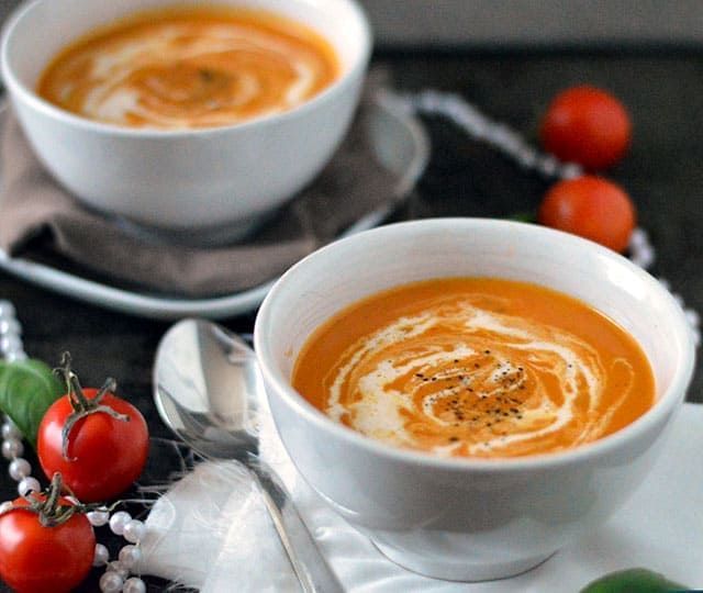Creamy tomato soup with sun-dried tomatoes