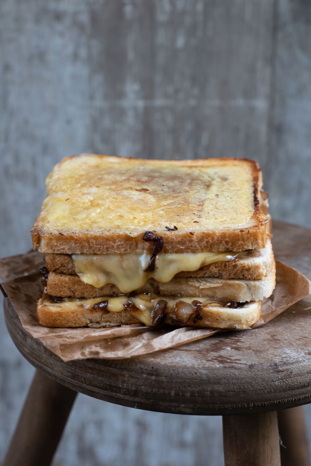 Cheese croque with balsamic onions