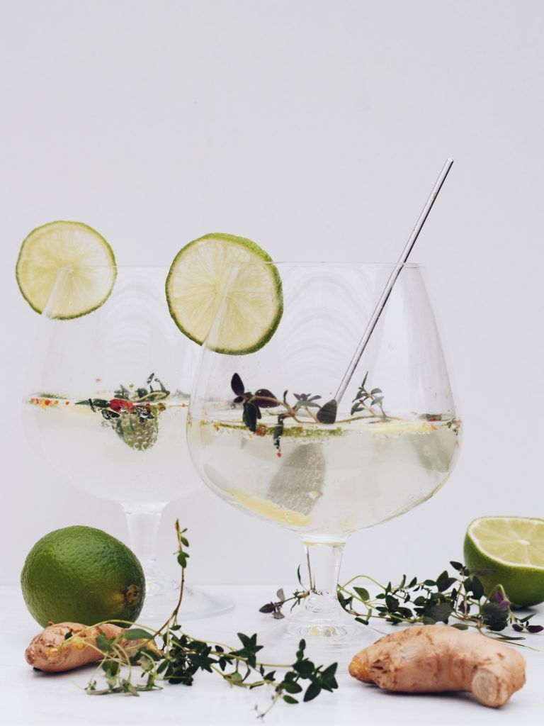 Gin(ger) tonic mocktail with thyme syrup and ginger