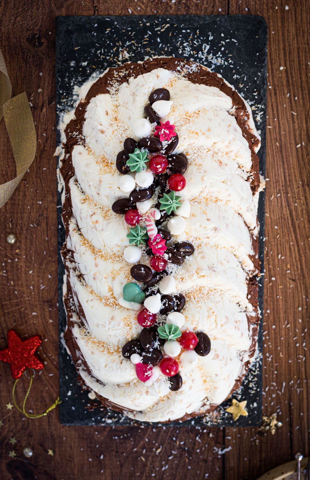 Ice cream cake with chocolate and coconut