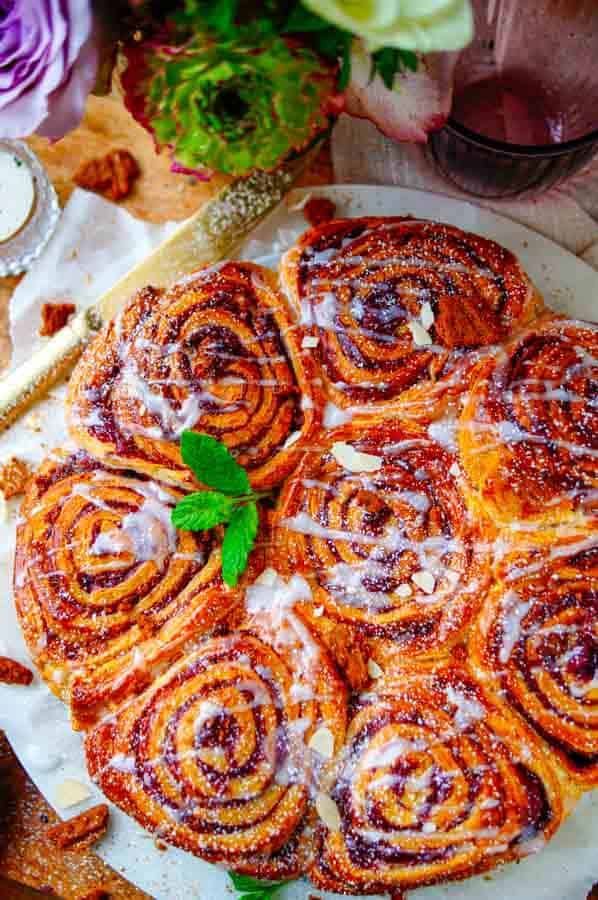 Croissant rolls with strawberries and gingerbread