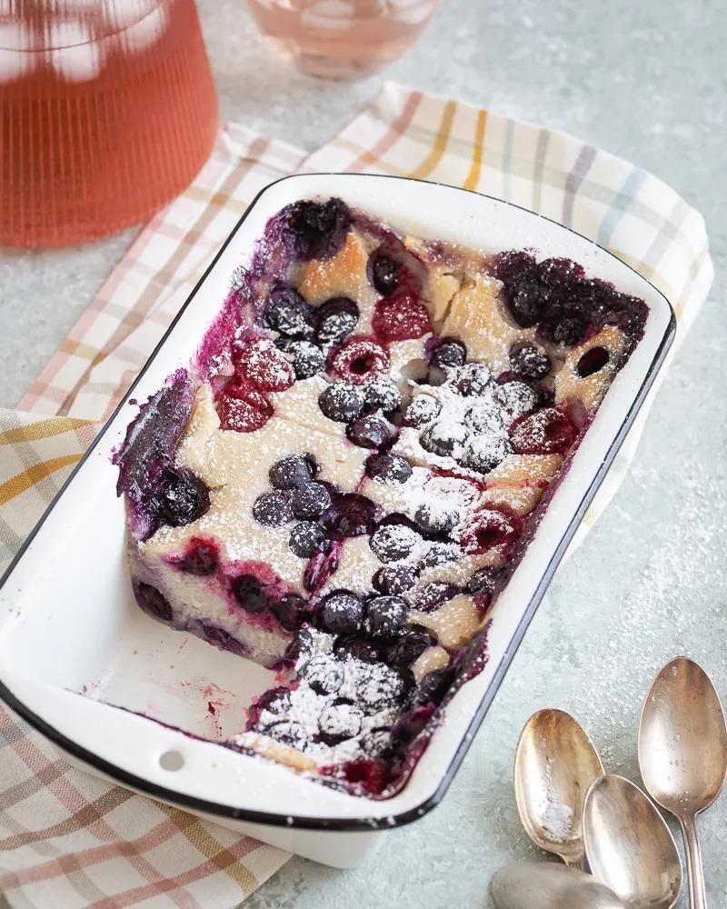 Clafoutis with coconut and red fruits