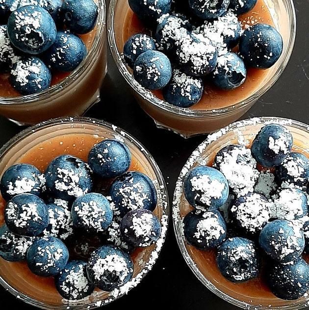 Cocoa dessert & blueberries