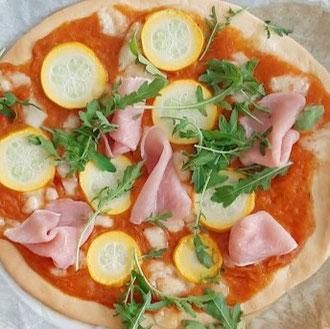 Pizza with filet de sax & yellow zucchini