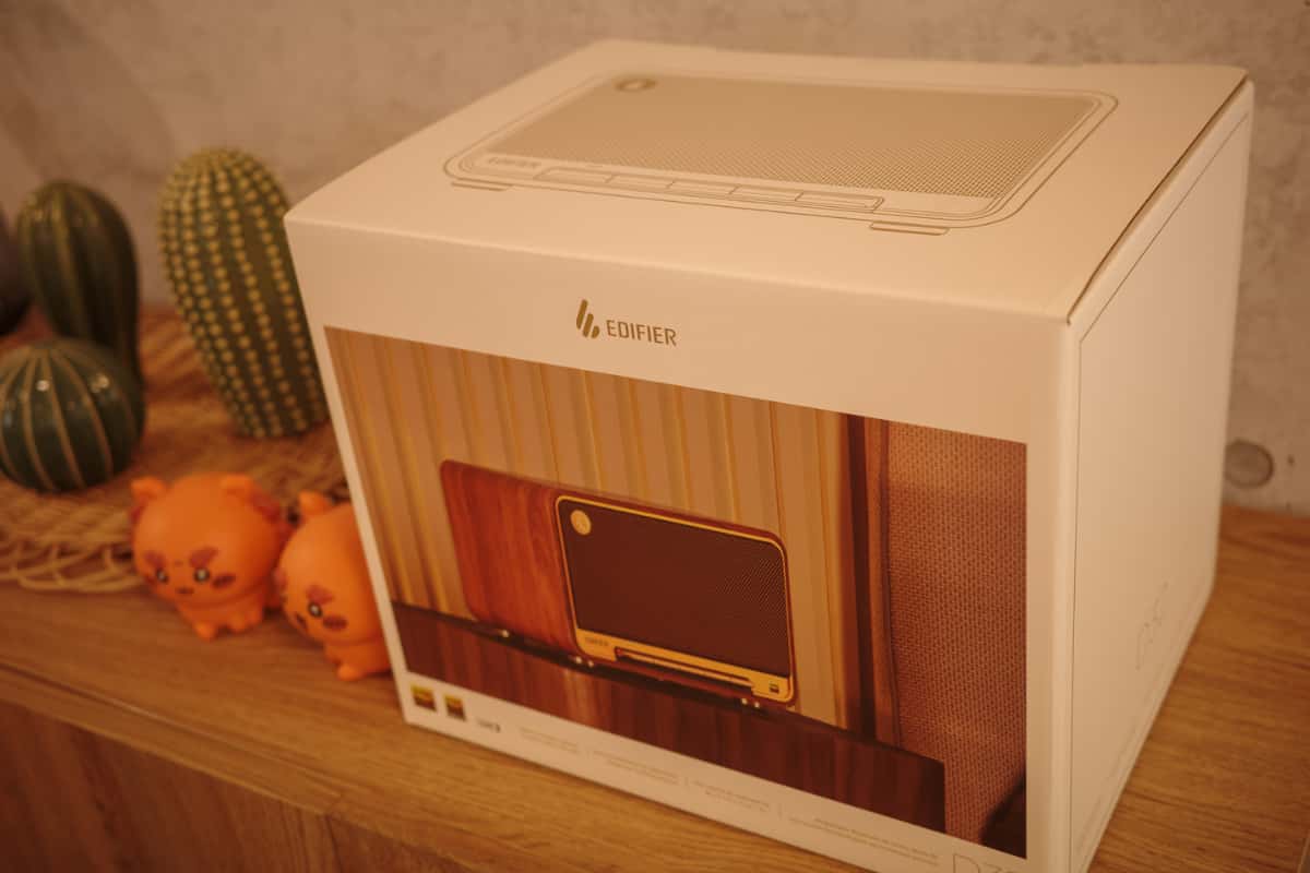 Edifier D32 のパッケージ