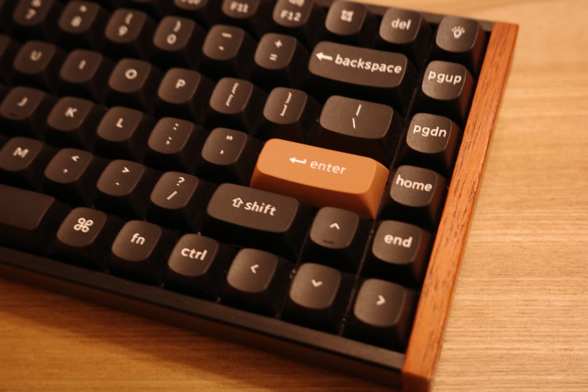 Keychron K2 HE Enter キー周辺のアクセントカラー