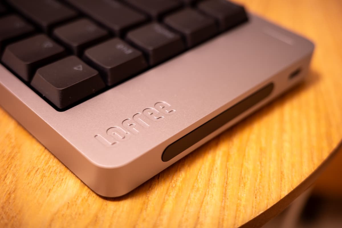 Lofree Flow 2 のタッチバー部分