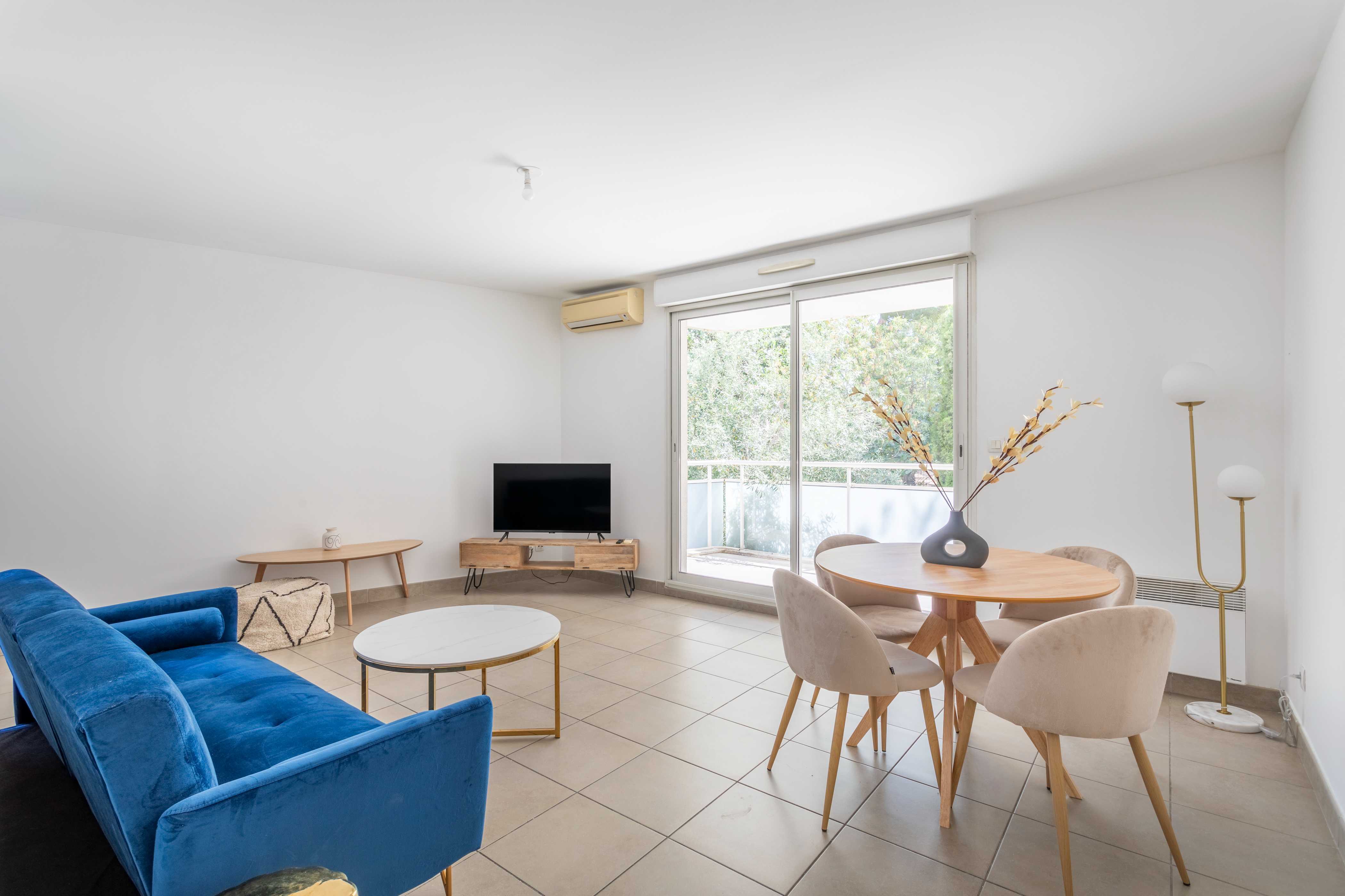 2 bedroom apartment with balcony 10th arr. — Marseille, Provence-Alpes-Côte d'Azur — vacation rental