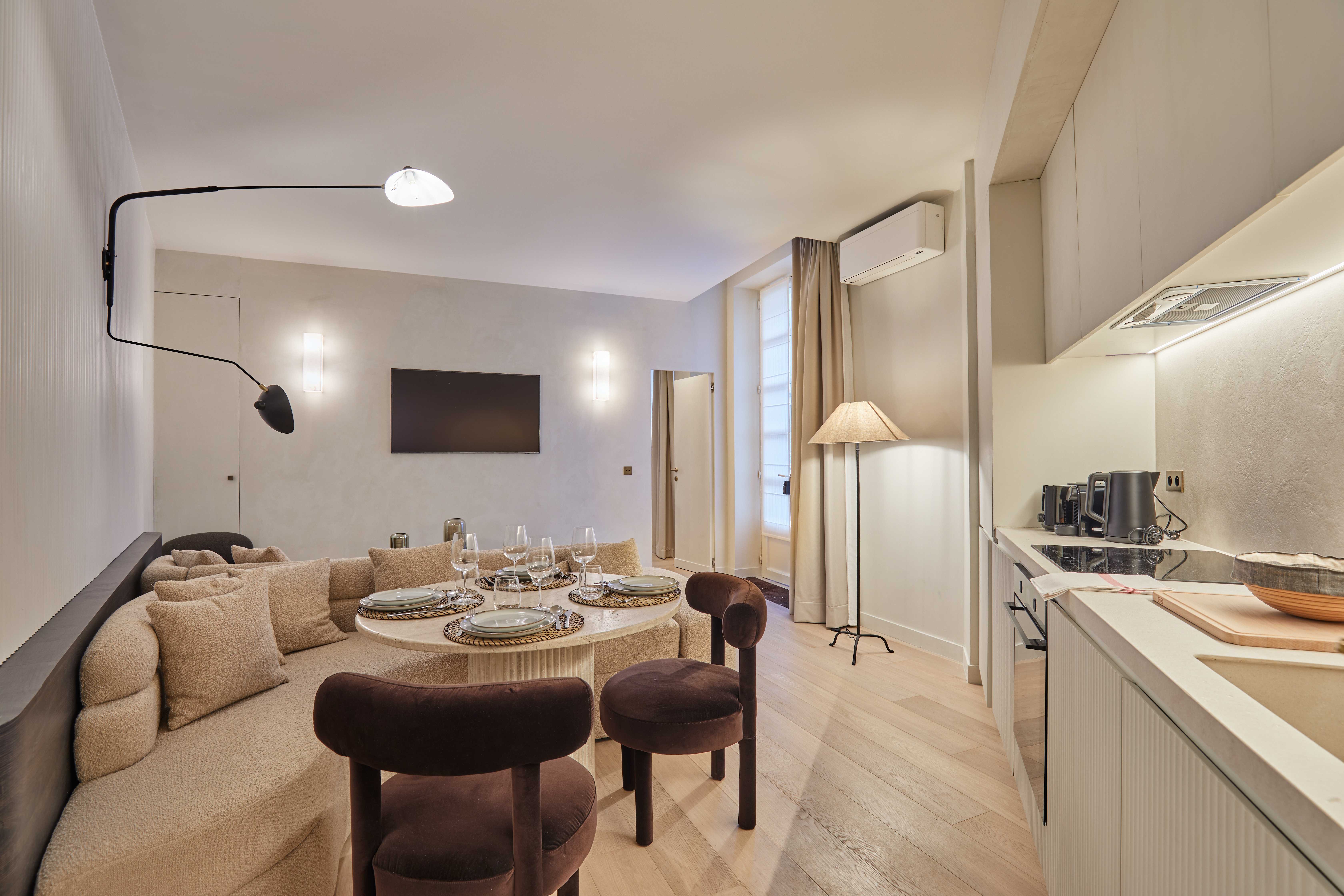 Sublime new apartment Louvre Palais-Royal — Paris, Île-de-France — vacation rental