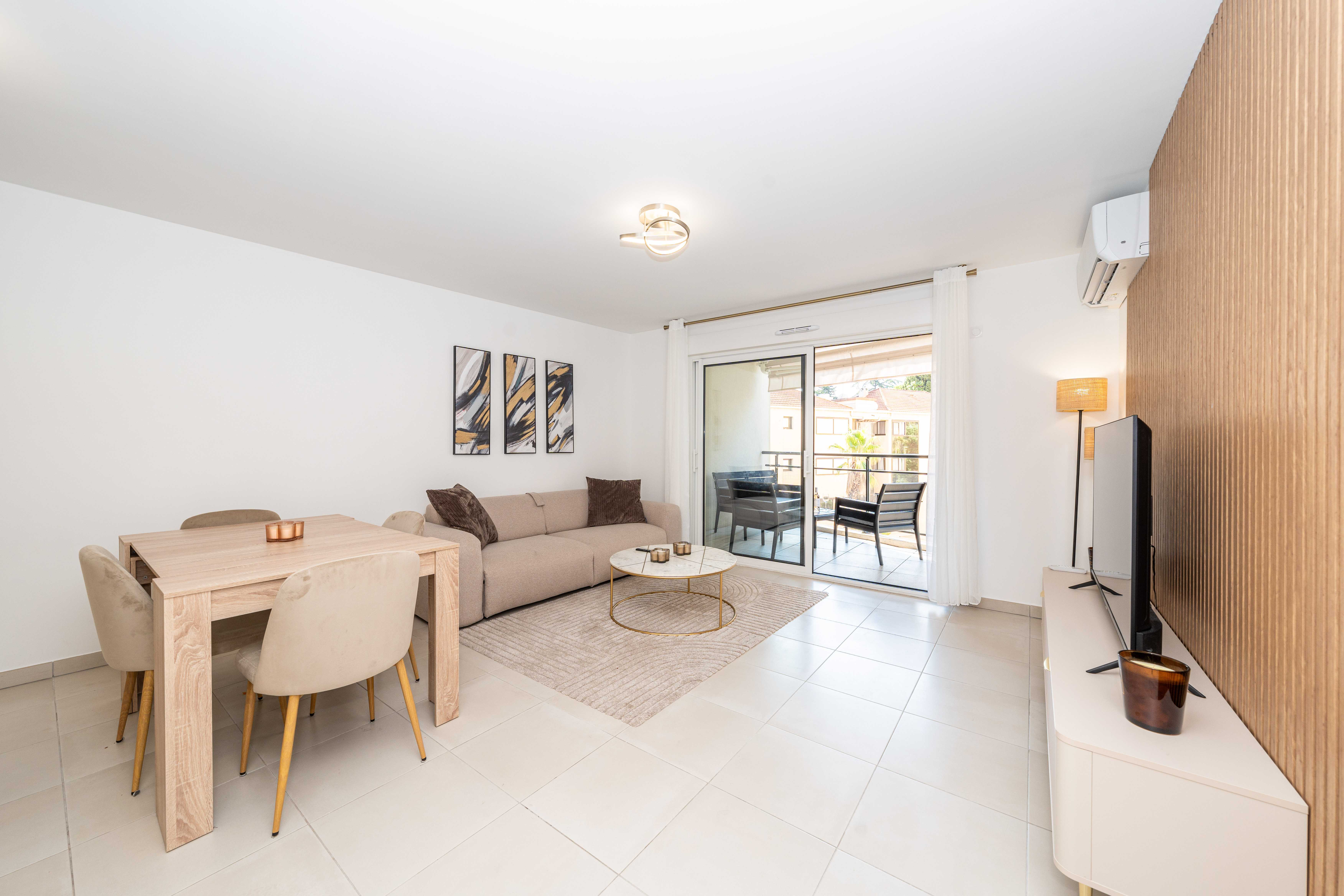 Modern 1 bedroom flat ,2 Terraces, Parking Cannes
— Cannes, Provence-Alpes-Côte d'Azur — vacation rental