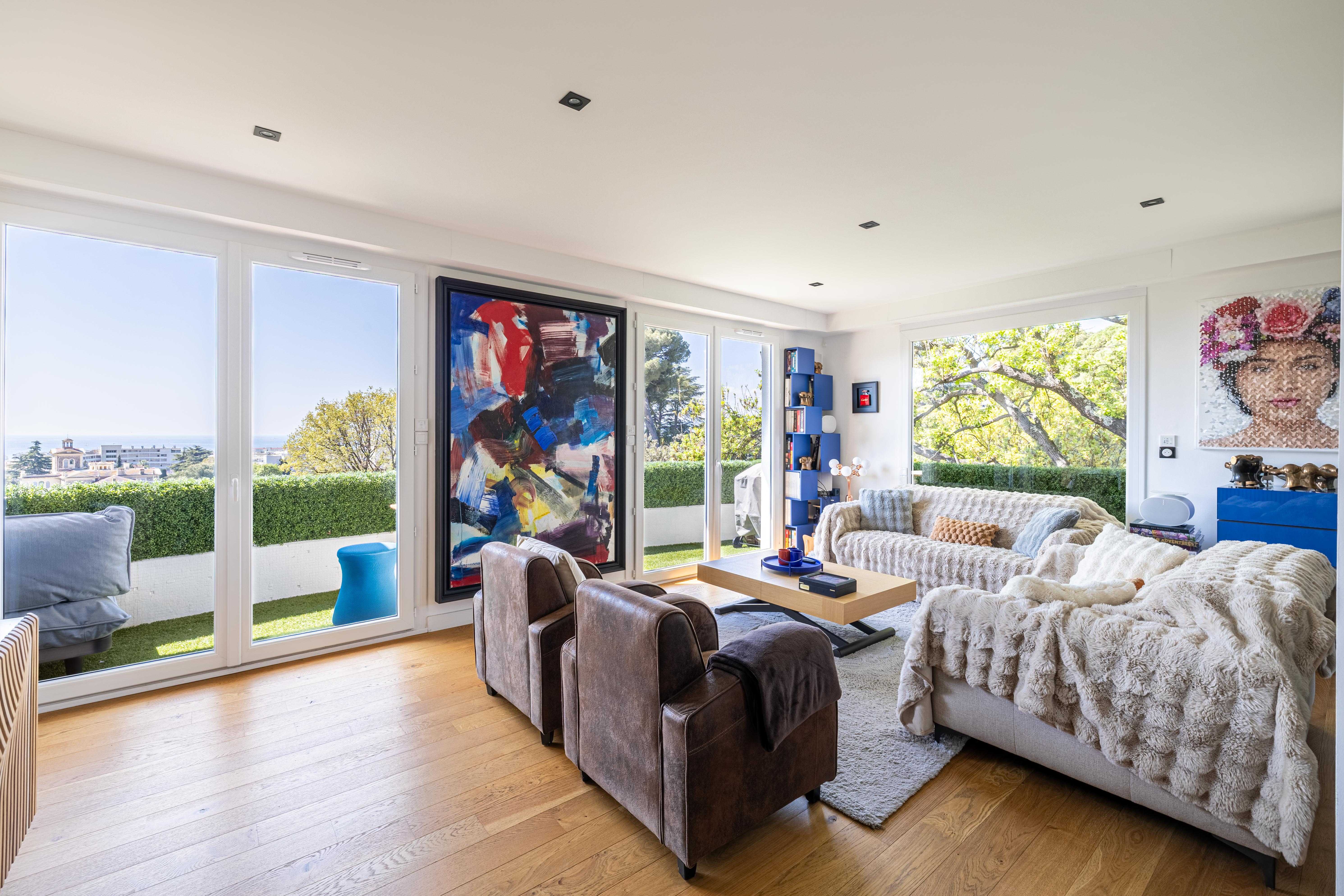 Modern flat with sea view - AC- 2BR- 4P - Cannes — Cannes, Provence-Alpes-Côte d'Azur — vacation rental