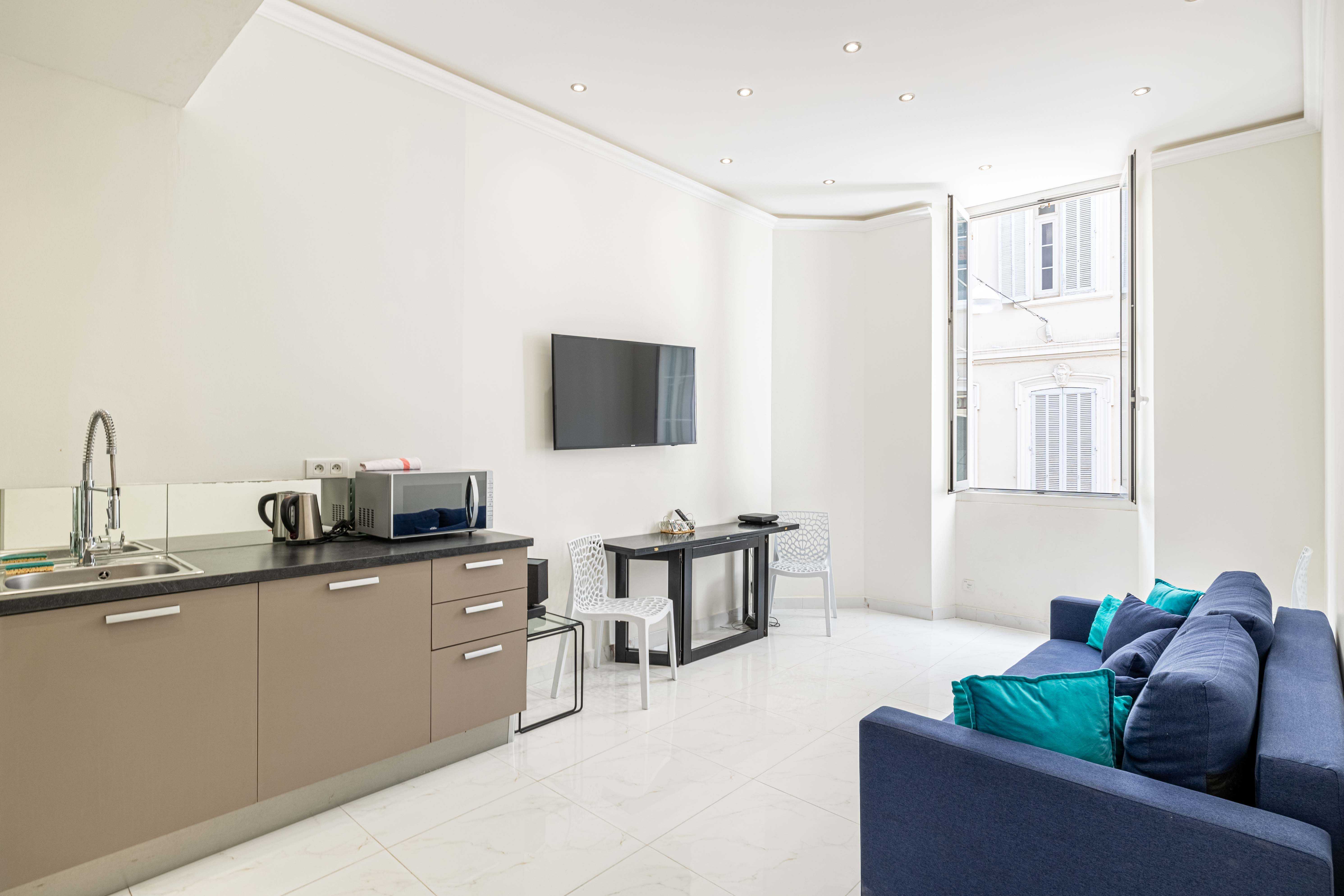 Beautiful Two bedroom apartment near Croisette — Cannes, Provence-Alpes-Côte d'Azur — vacation rental