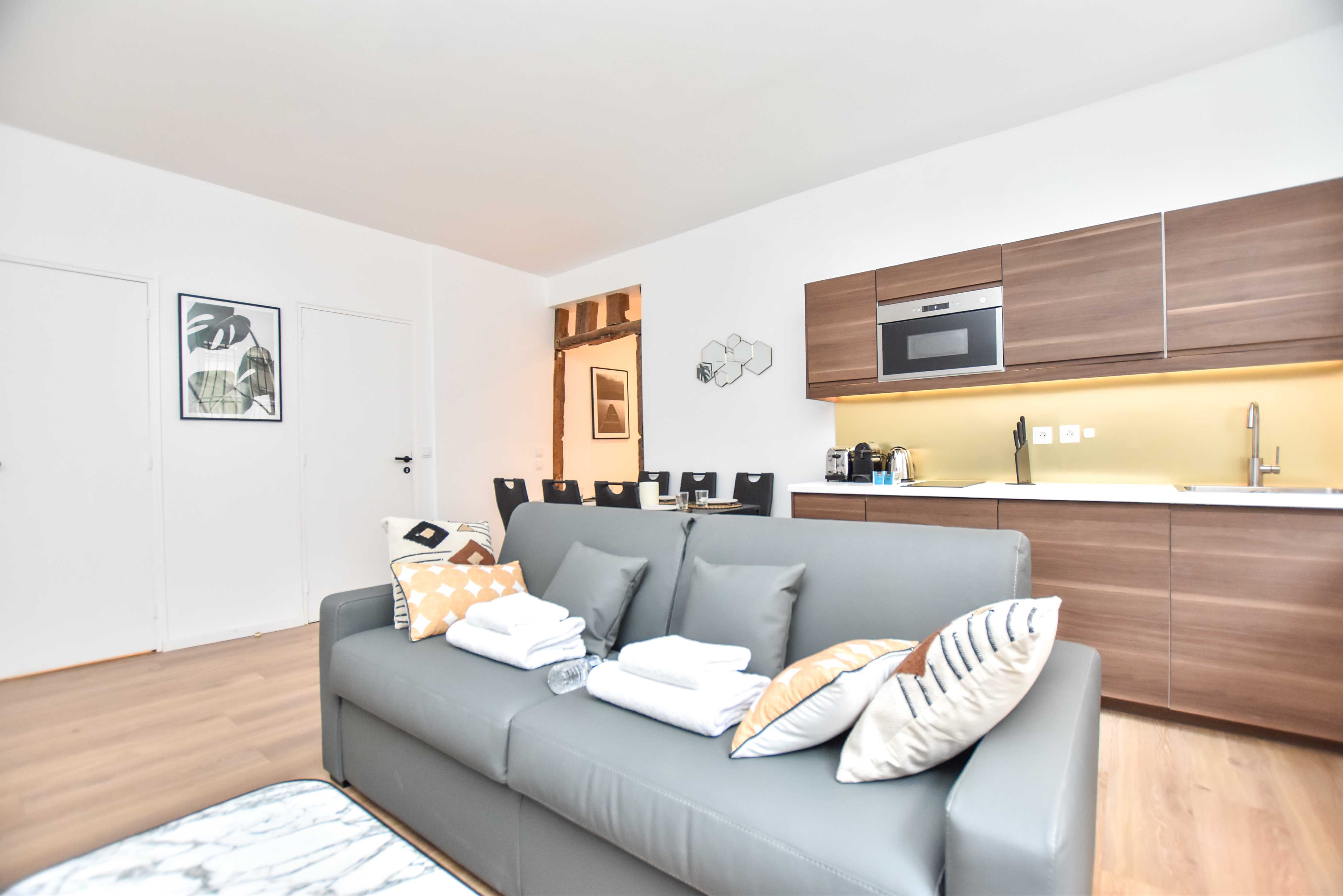 Charming Apartment 2BR – 6P – Musée Grévin — Paris, Île-de-France — vacation rental