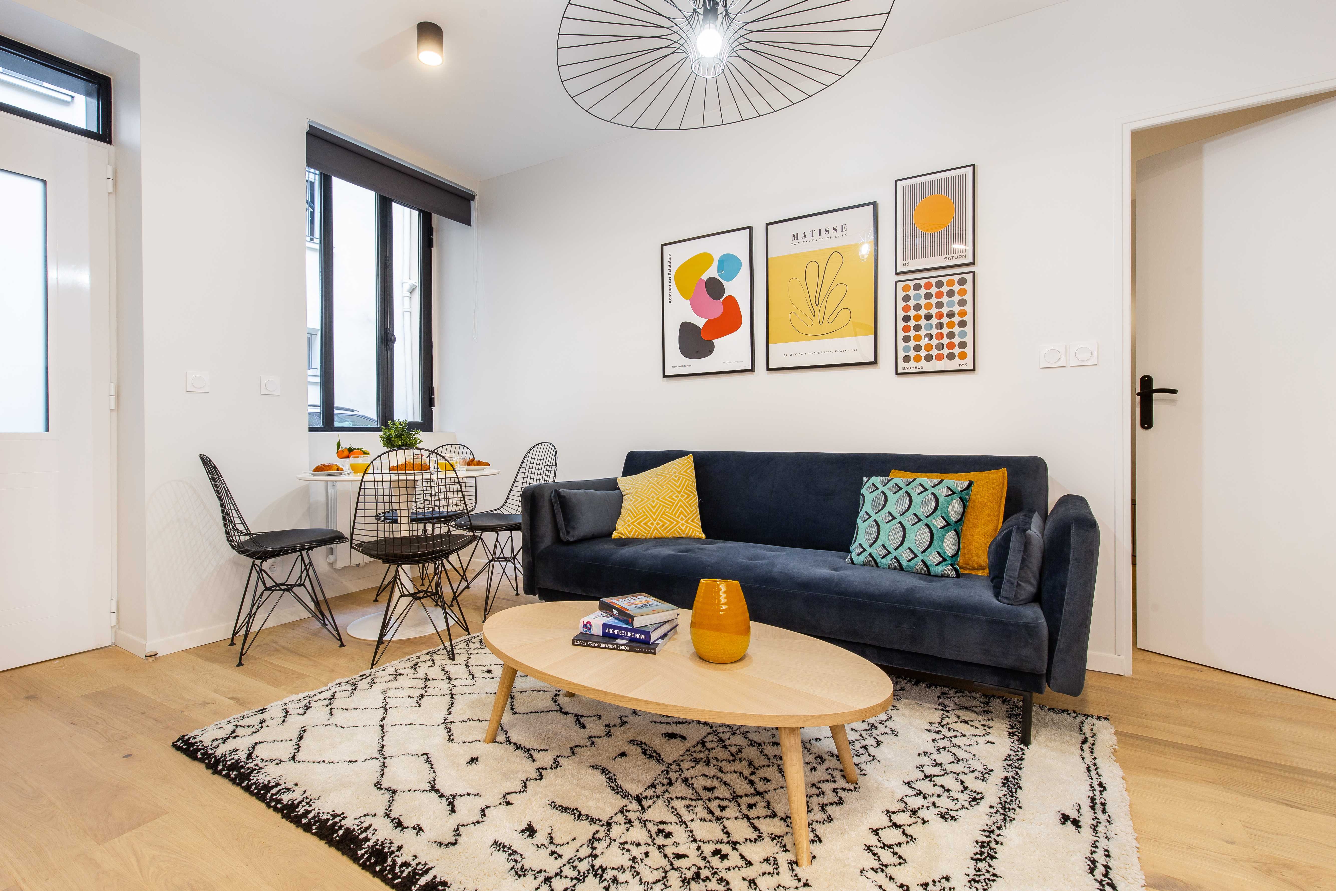 Charming apartment - 2BR/6P - Grands Boulevards — Paris, Île-de-France — vacation rental