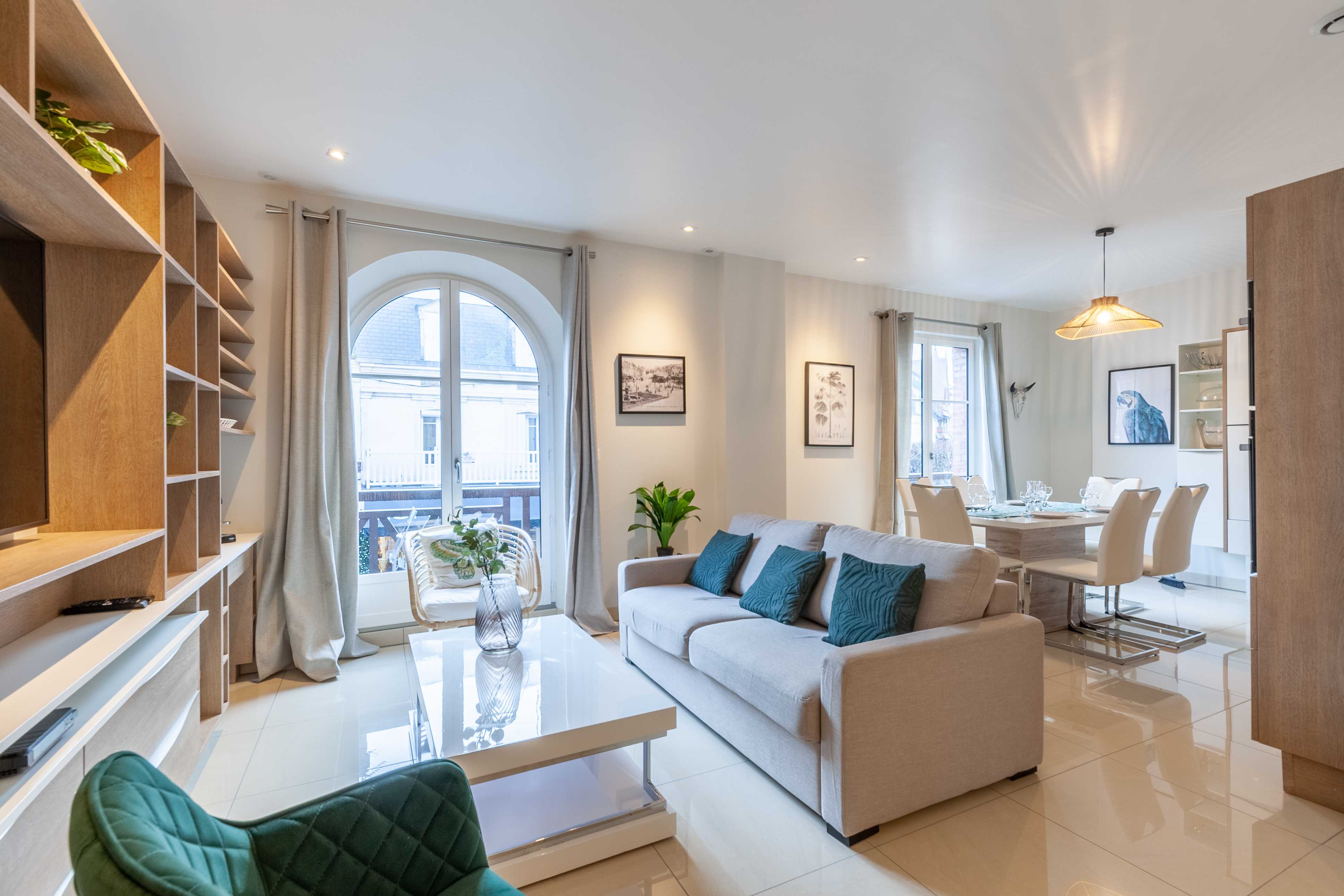 Luxurious 2 bedroom duplex on Place Morny — Deauville, Normandie — vacation rental