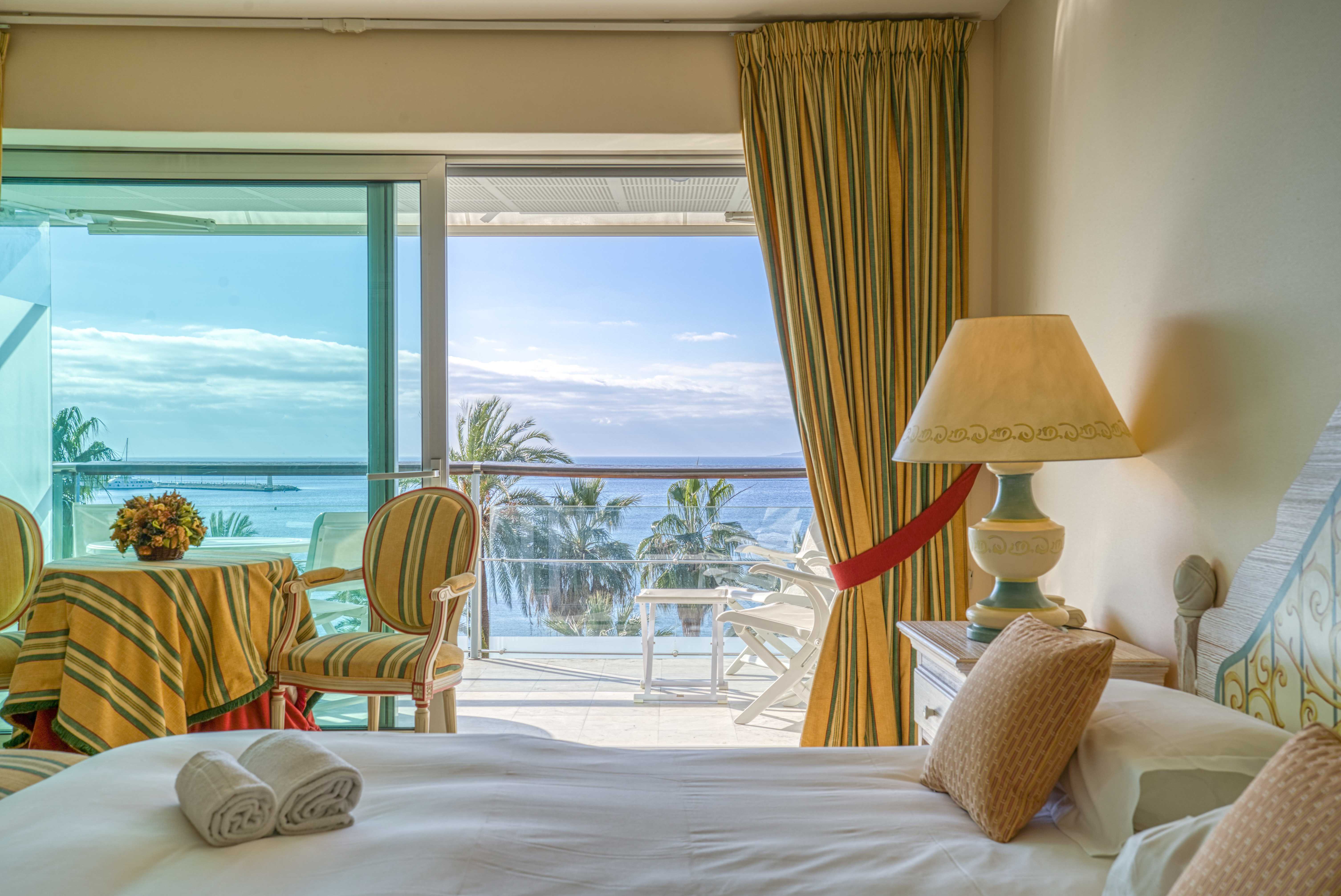 Apartment 60sqm on the Croisette - Balcony with sea view — Cannes, Provence-Alpes-Côte d'Azur — vacation rental