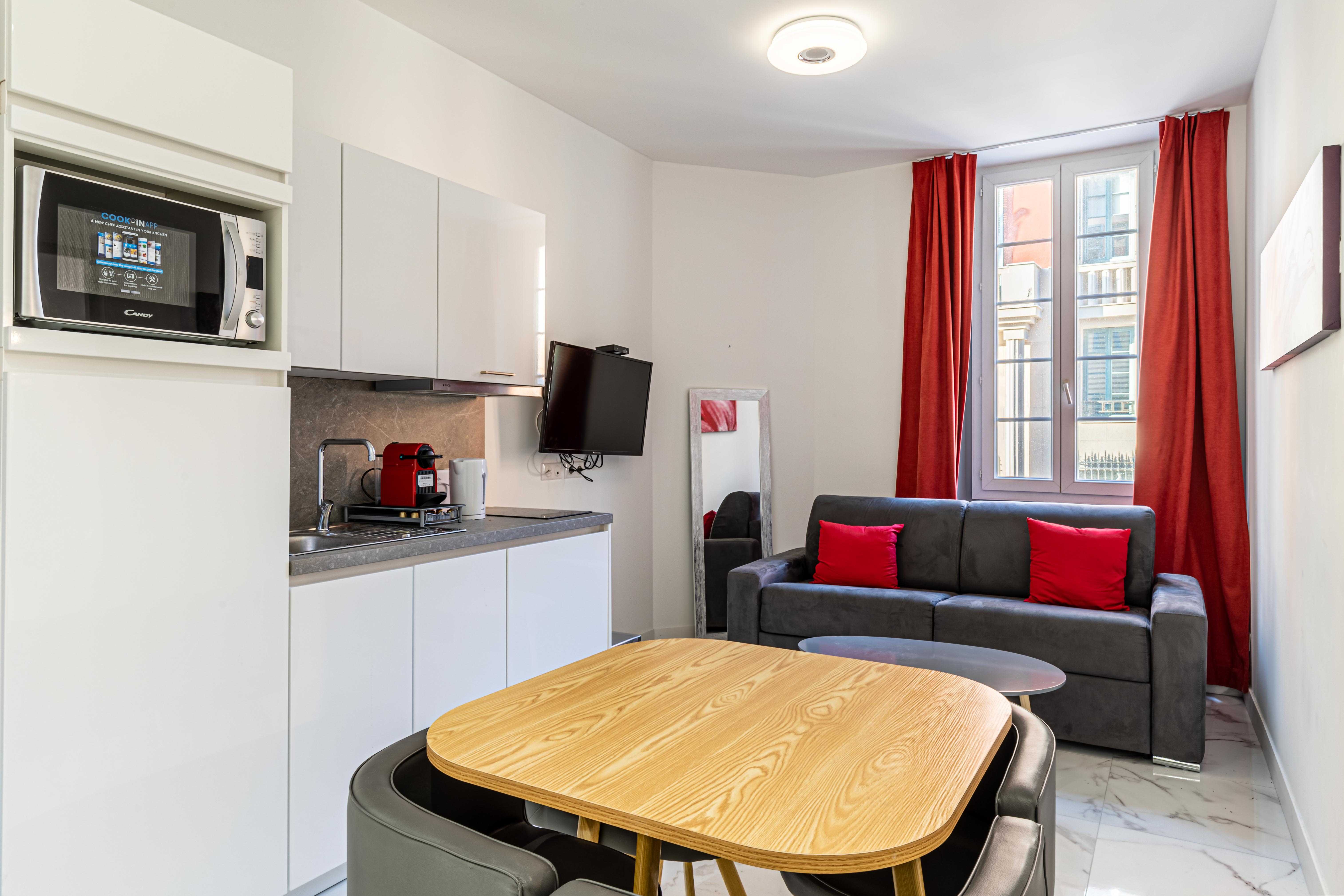 Superb air-conditioned 4P/1BR apartment in the heart of Old Nice — Nice, Provence-Alpes-Côte d'Azur — vacation rental