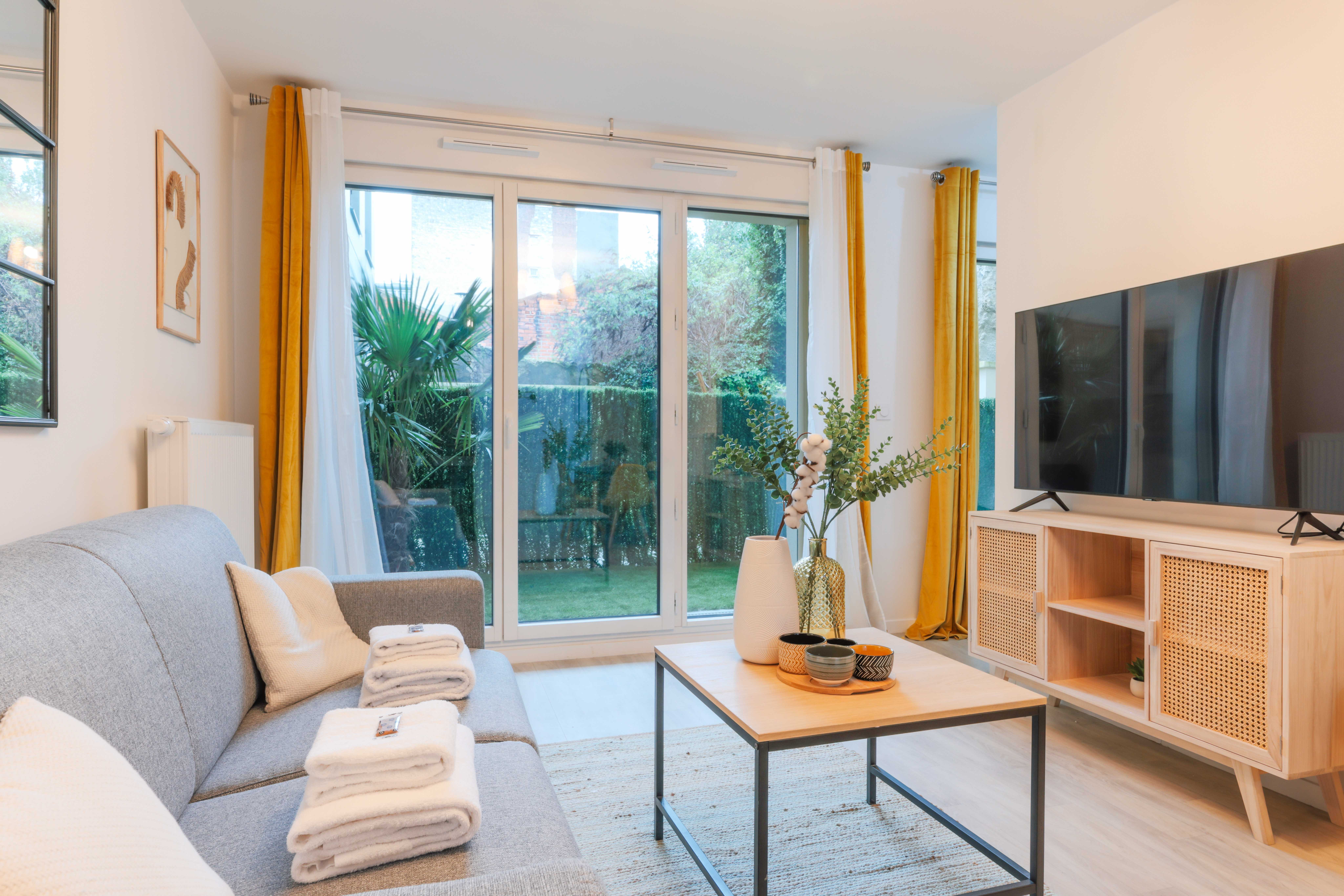 A Cozy Nest with Garden - Montreuil - 1BR/4P — Montreuil, Île-de-France — vacation rental