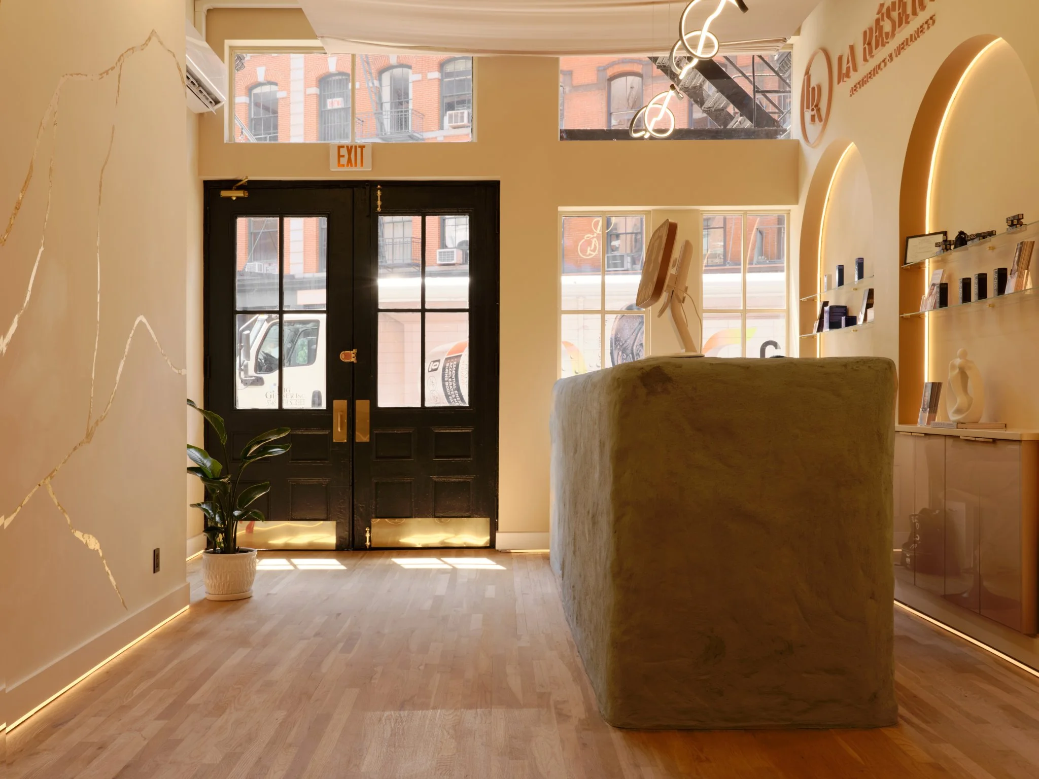 Reception desk and entrance of La Réserve Aesthetics & Wellness in Tribeca