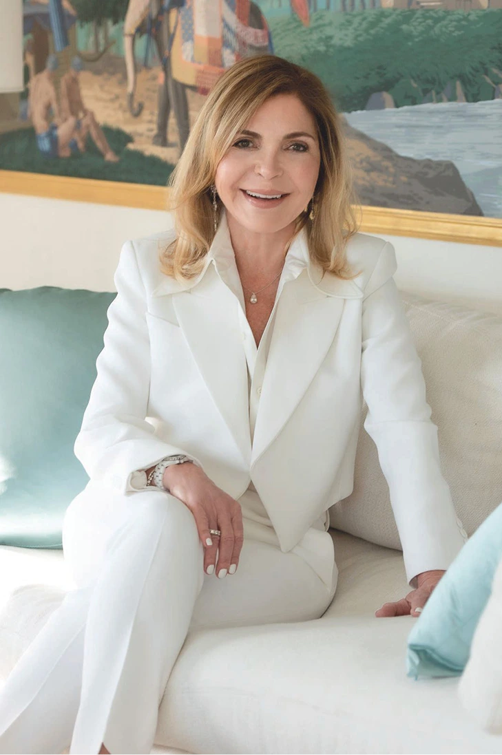 Dr. Suzanne Levine
