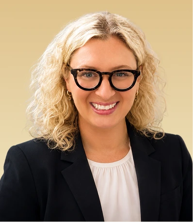 Emma Sampson, therapist, headshot portrait