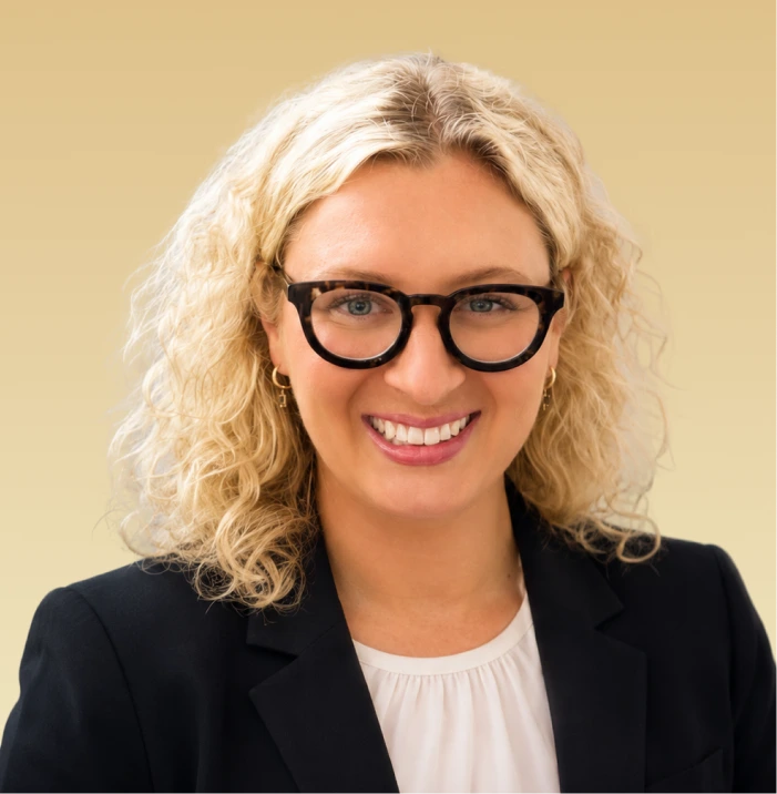 Emma Sampson, therapist, headshot portrait