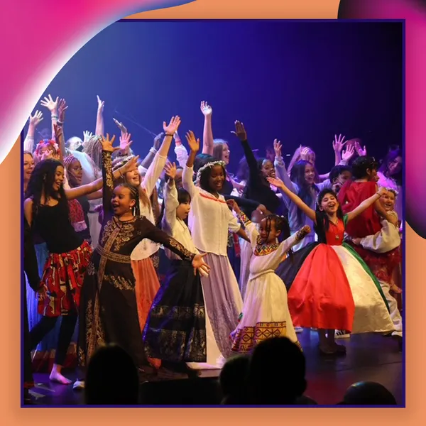 Karibuni // 10 år med Fargespill Ålesund