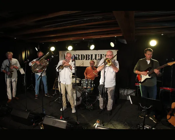 Jazzkafe – Julejazz med Røshnes Jazz Band