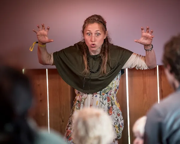 Kvitebjørn Kong Valemon – Stokke bibliotek